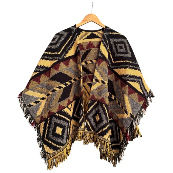 Stylish Knit Poncho with Western Aztec Pattern One Size - Picture 1 of 4
